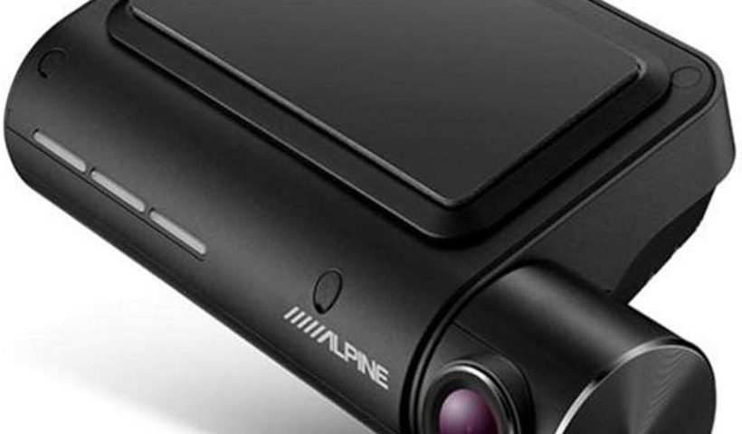 Test : alpine Electronics Dash CAM, votre copilote en noir