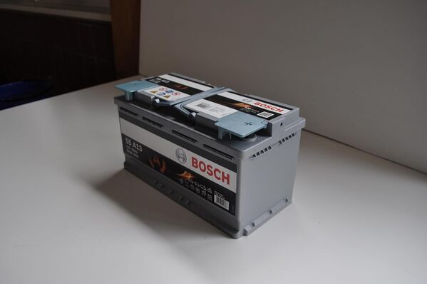 Bosch S5 A11 Batterie Auto 80 A/h - 800 A - Batterie 12 V, AGM Plomb-acide pour Véhicules avec Système Start/Stop, (-) (+), 315 x 175 x 190 mm - Pour Véhicules avec Récupération d'Énergie au Freinage