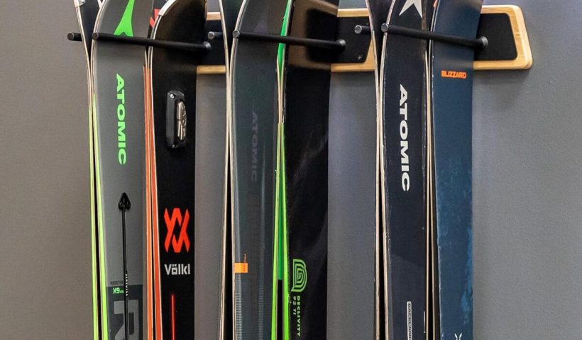 Test du porte-skis StoreYourBoard BLAT : rangement mural robuste pour 6 paires