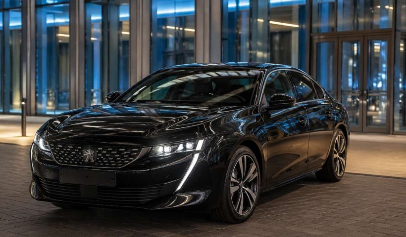 Peugeot : 5 raisons de choisir une voiture d'occasion ou neuve