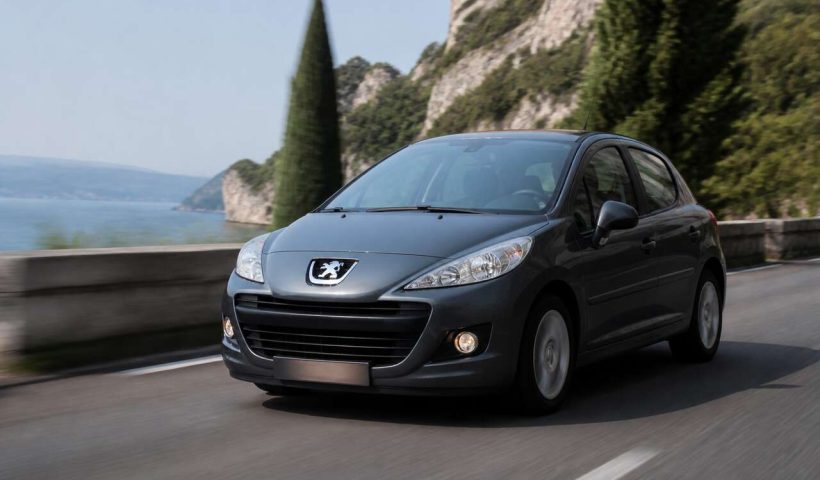 Peugeot 207 : éviter les radars embarqués grâce aux plaques d'immatriculation