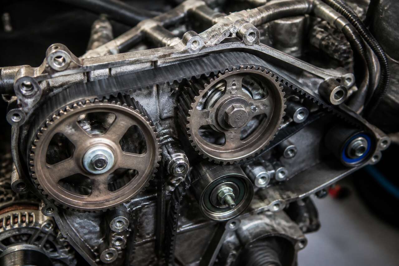 Quand changer la courroie de distribution ? Signaux avant une casse moteur