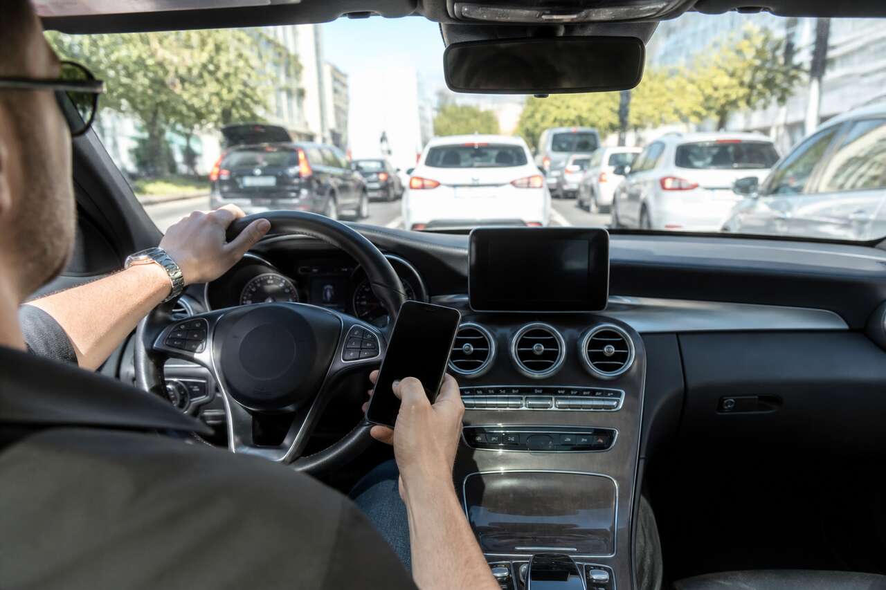 Téléphone au Volant : qu'est-ce qui est Autorisé ?