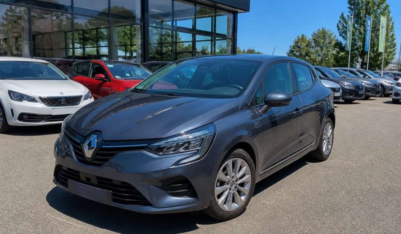 Acheter une Renault Clio d'occasion chez un concessionnaire