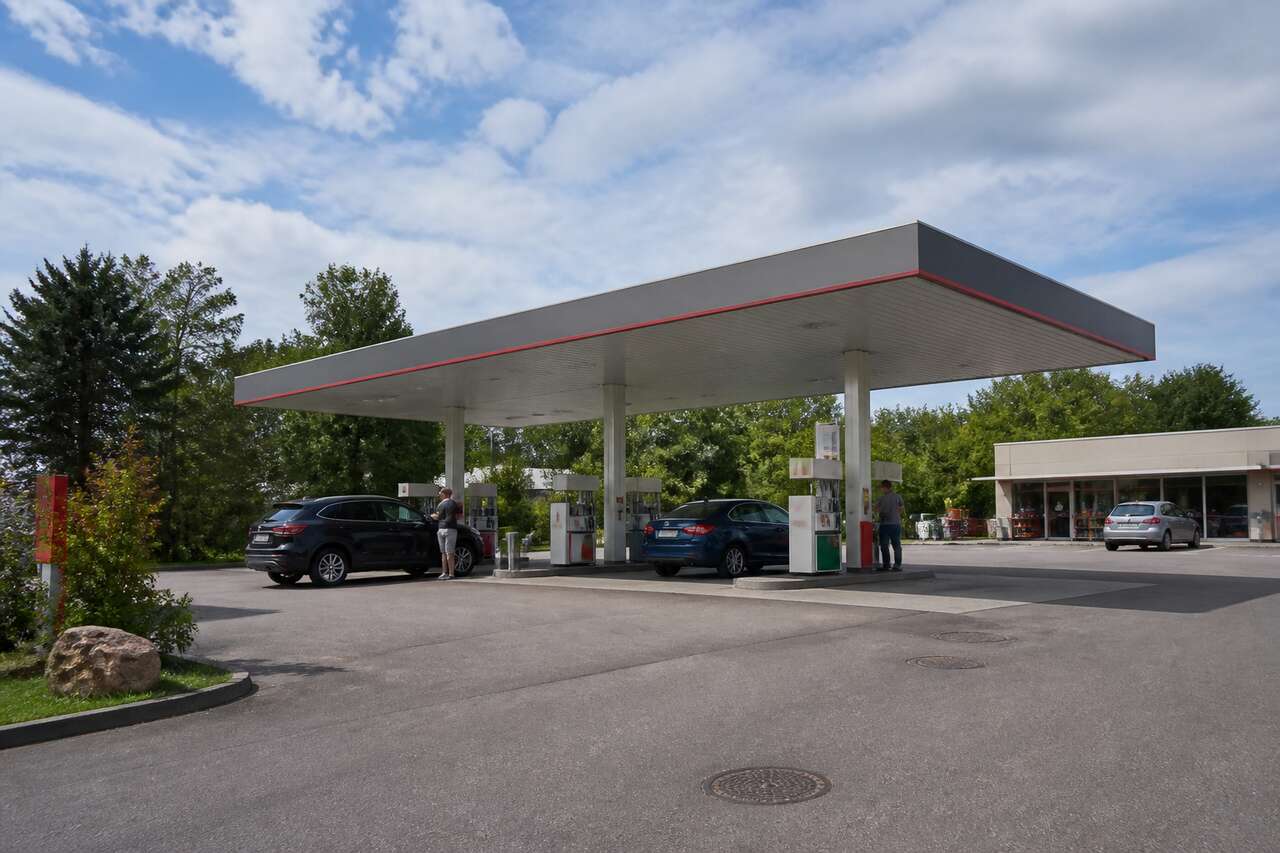 Où trouver une station-service approvisionnée en essence dans l'Essonne (91) ?