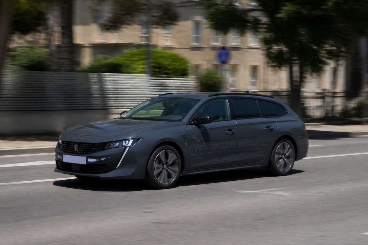 Flash avant ou arrière, distance, voiture en mouvement ou arrêtée : ce qui se passe vraiment Flash avant ou arrière, distance, voiture en mouvement ou arrêtée : ce qui se passe vraiment