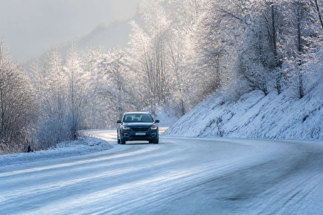 Conduire en hiver : top 10 astuces pour neige et glace